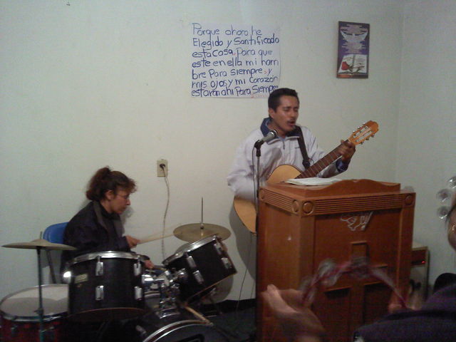 Hermano Panfilo y Adriana En Alabanza
